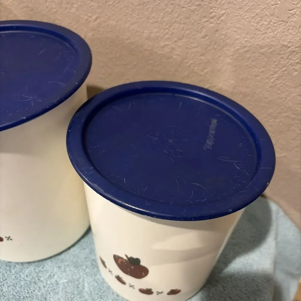 VINTAGE TUPPERWARE “An Apple a Day” WHITE/BLUE TOPS SET OF 3 ONETOUCH CANISTERS